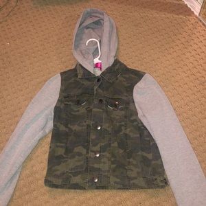 Camouflage Jacket With Grey Sleeves